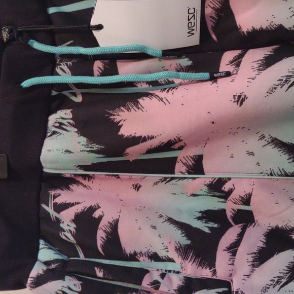 WESC Tropical print Joggers plus size - Picture 2 of 5